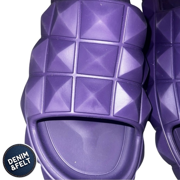 Valentino Garavani Men\'s Maxi Stud Purple Pool Slides | PRELOVED ? main image 16